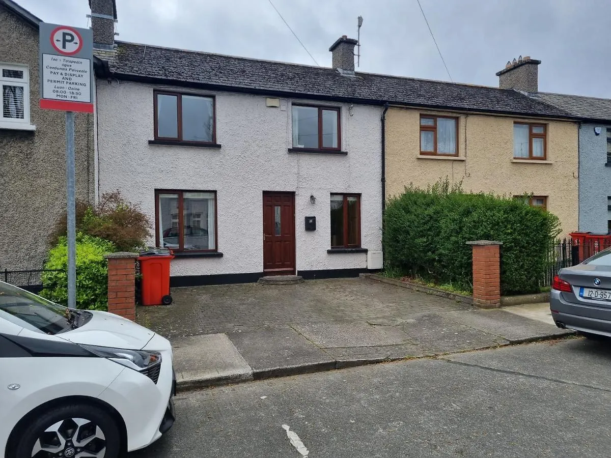Entire House With Parking, Centrally Located & Close To Aviva Stadium Дублин 0*,  Ирландия